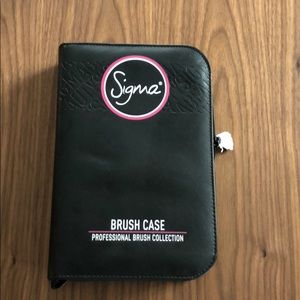 Sigma Brush Case